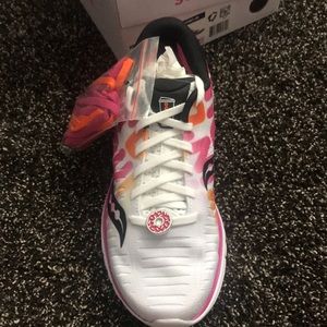 saucony dunkin donuts 2019